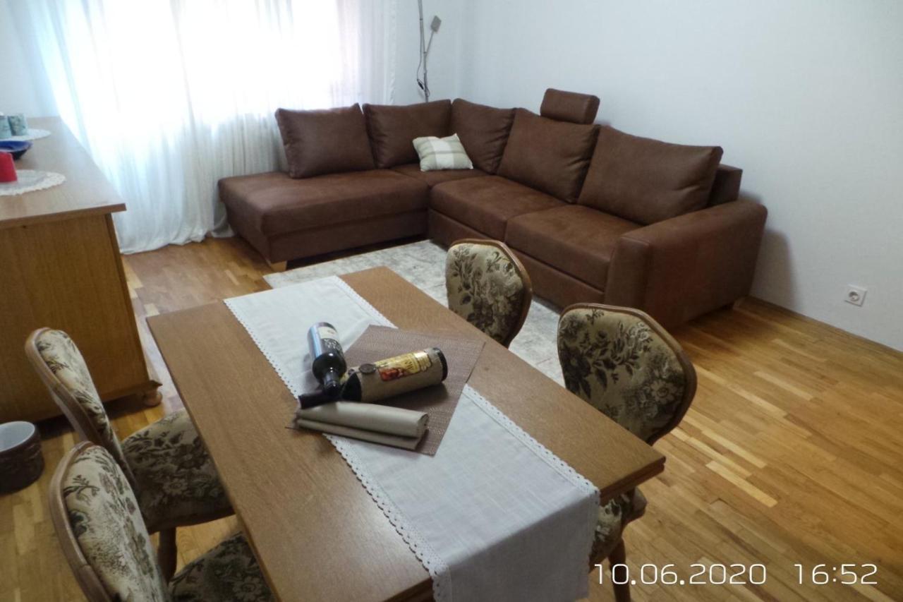 Walk Apartment Vukovar Eksteriør billede