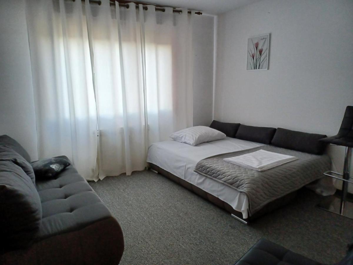 Walk Apartment Vukovar Eksteriør billede