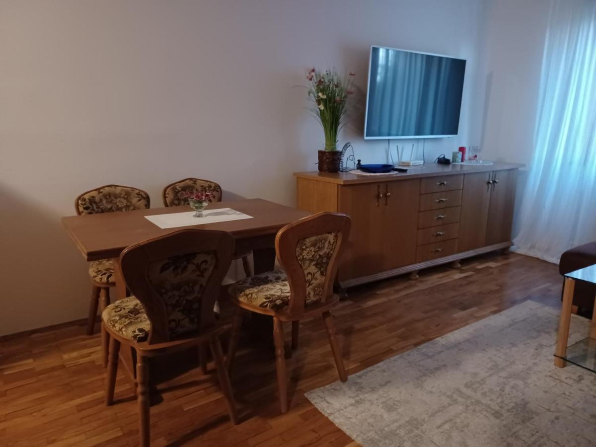 Walk Apartment Vukovar Eksteriør billede